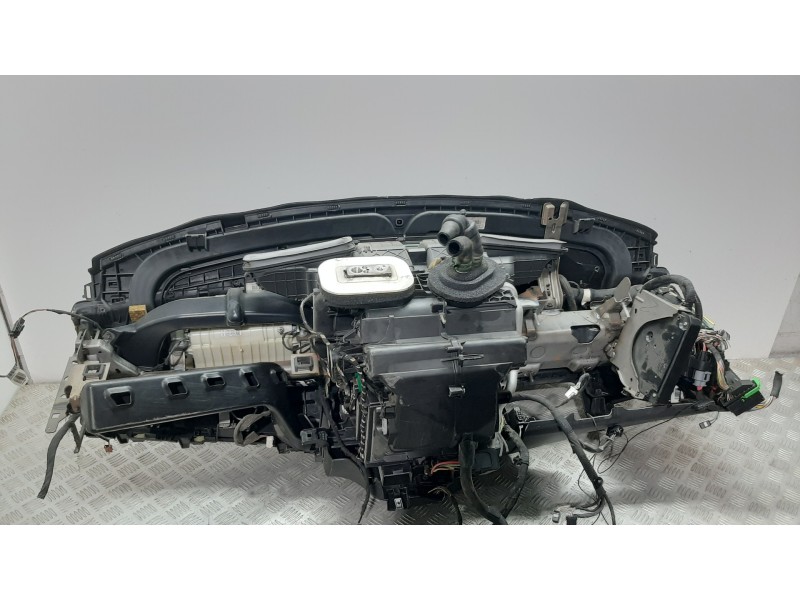 Recambio de salpicadero para renault megane iii coupe dynamique referencia OEM IAM 681000022R  