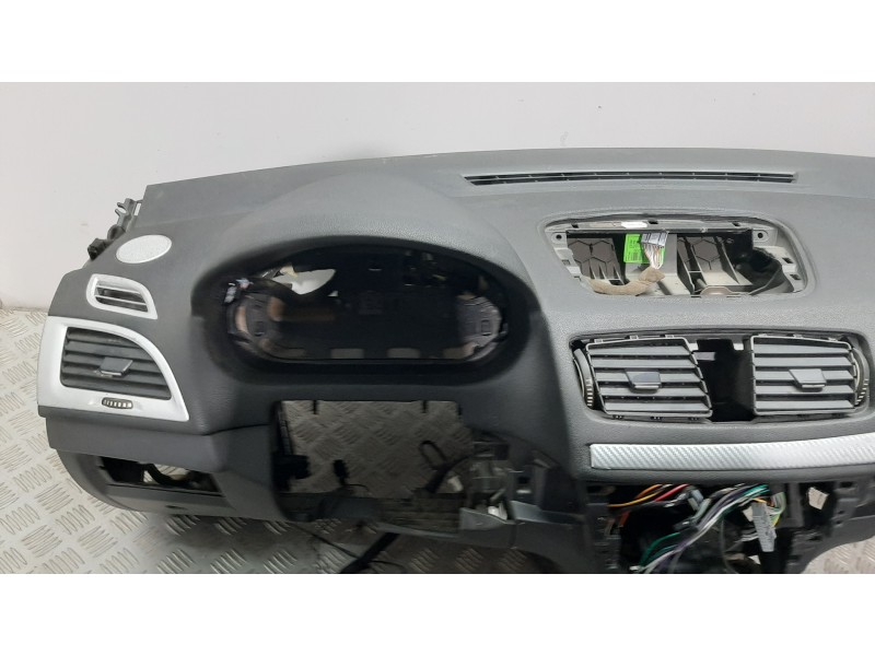 Recambio de salpicadero para renault megane iii coupe dynamique referencia OEM IAM 681000022R  