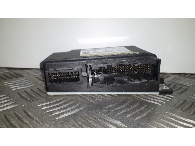 Recambio de centralita airbag para renault megane iii coupe dynamique referencia OEM IAM 285586254R  