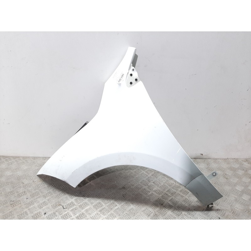 Recambio de aleta delantera izquierda para renault megane iii coupe dynamique referencia OEM IAM 631011470R BLANCO 