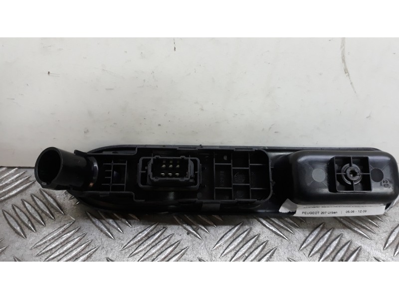 Recambio de mando elevalunas delantero derecho para peugeot 207 urban referencia OEM IAM 96546606  