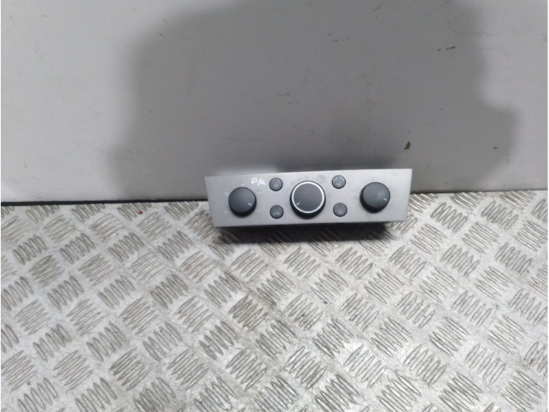 Recambio de mando calefaccion / aire acondicionado para opel vectra c berlina cosmo referencia OEM IAM 74670703  