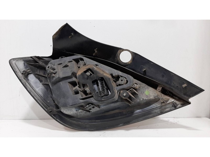 Recambio de piloto trasero derecho para opel astra h berlina cosmo referencia OEM IAM 93190305  