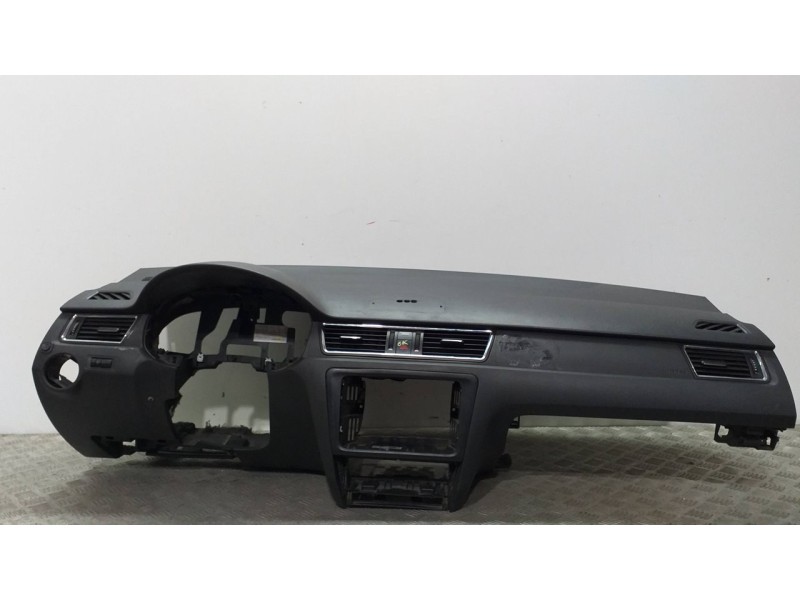 Recambio de salpicadero para skoda rapid active referencia OEM IAM 5JB857009F  