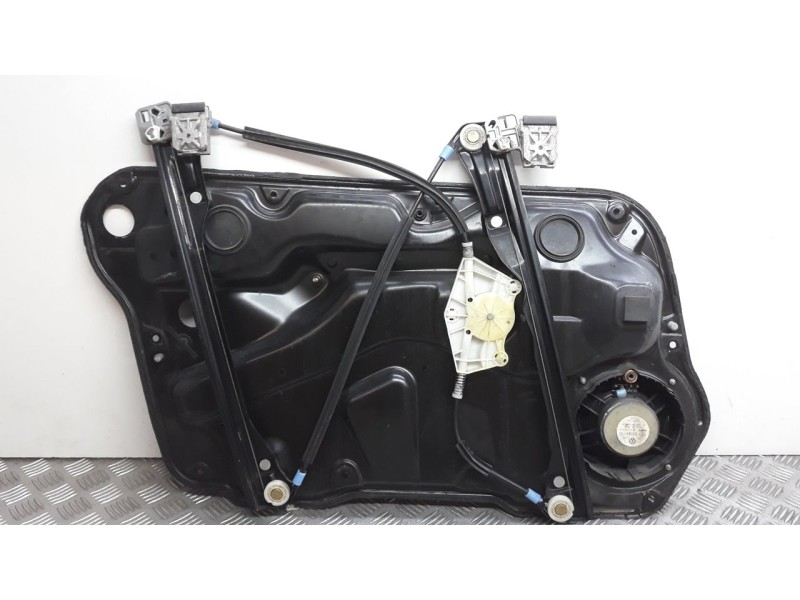 Recambio de elevalunas delantero derecho para volkswagen golf iv berlina (1j1) básico referencia OEM IAM 1J4837756B  