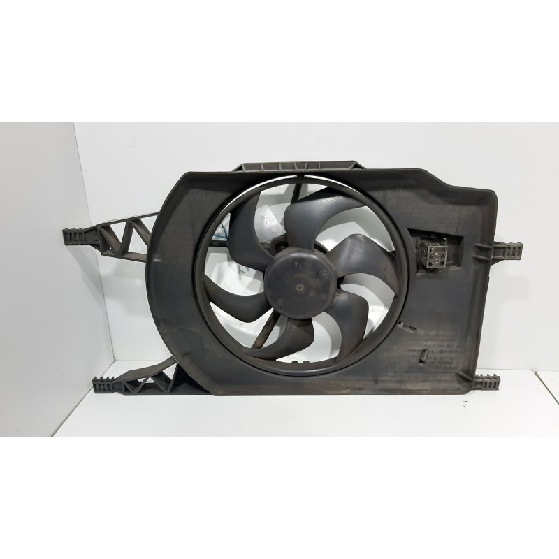 Recambio de electroventilador para renault laguna ii grandtour (kg0) dynamique luxe referencia OEM IAM 7701067591 8200025635 