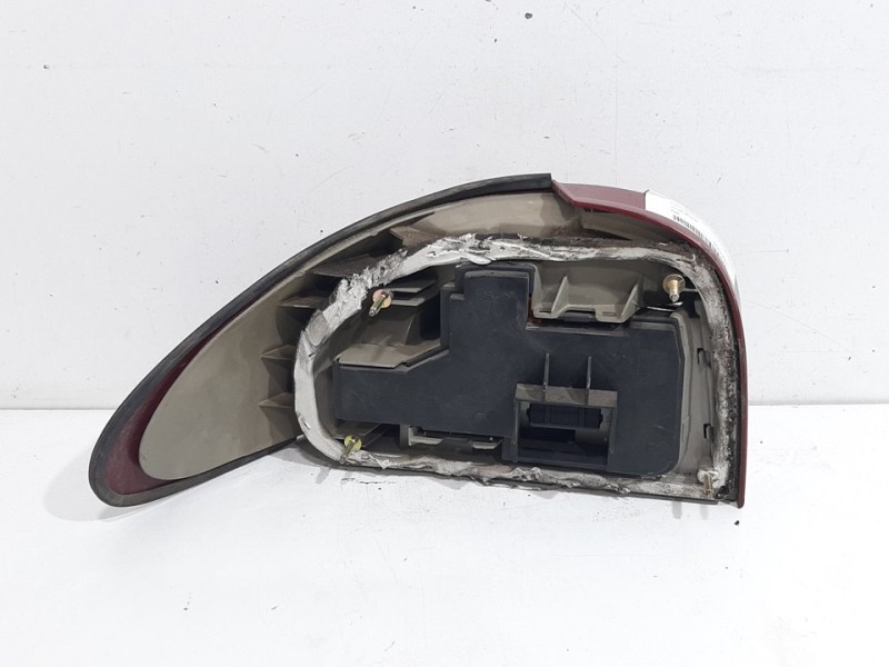 Recambio de piloto trasero derecho para ford mondeo berlina/familiar (fd) glx berlina referencia OEM IAM 93B613N004  