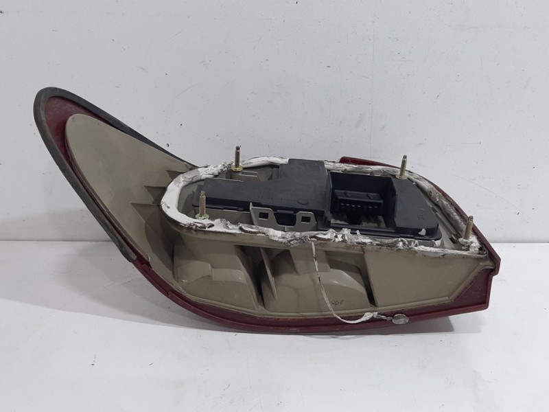 Recambio de piloto trasero derecho para ford mondeo berlina/familiar (fd) glx berlina referencia OEM IAM 93B613N004  