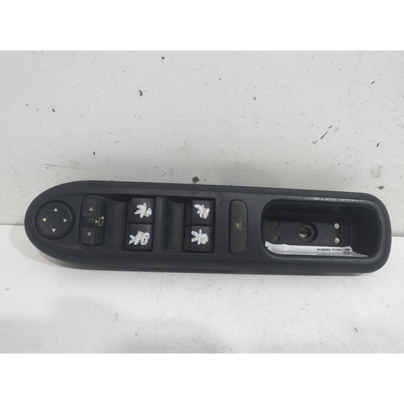 Recambio de mando elevalunas delantero izquierdo para peugeot 407 sw st confort referencia OEM IAM 53269704  