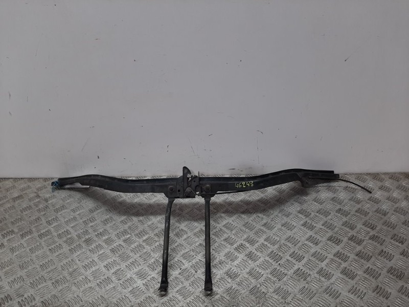 Recambio de travesaño superior para jeep gr. cherokee (wh) 3.0 crd laredo referencia OEM IAM   