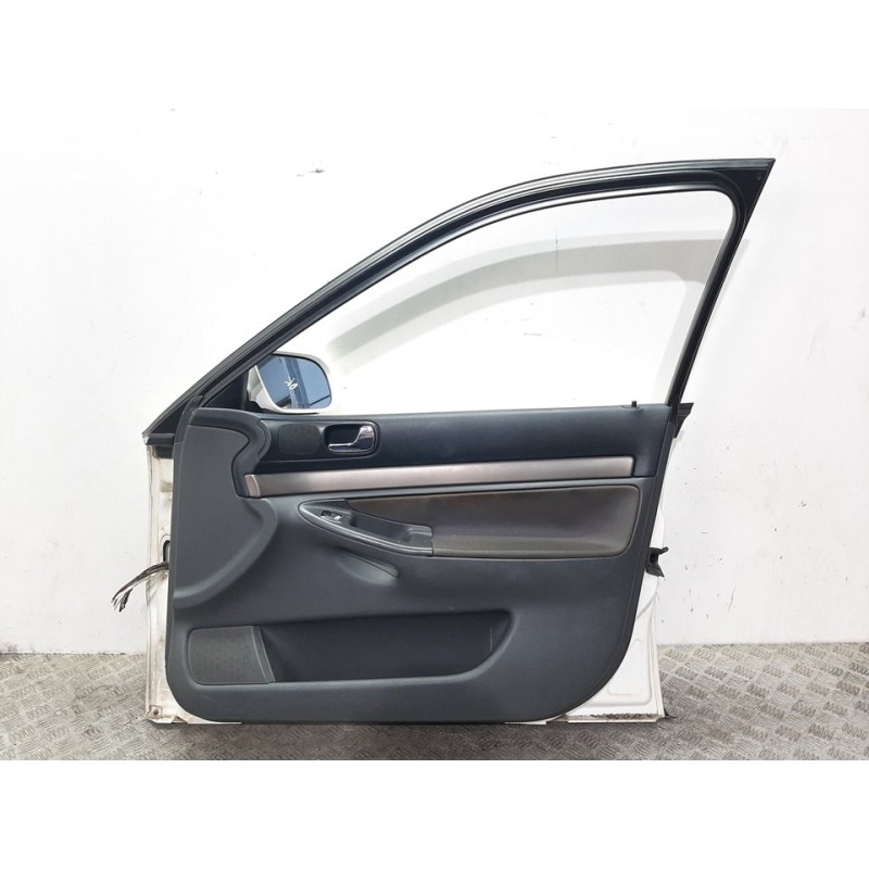 Recambio de puerta delantera derecha para audi a4 berlina (b5) 1.9 tdi referencia OEM IAM 8D0831052C BLANCO 