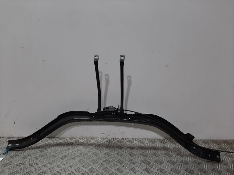 Recambio de travesaño superior para jeep gr. cherokee (wh) 3.0 crd laredo referencia OEM IAM   