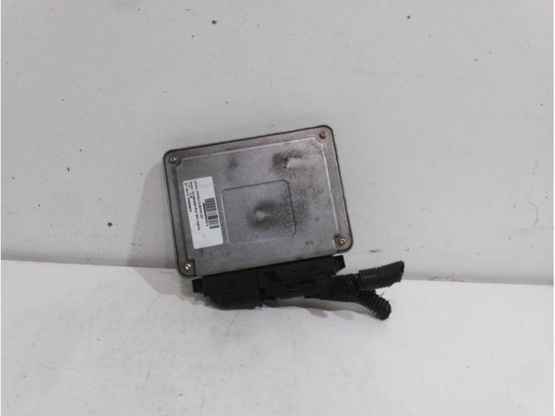 Recambio de centralita motor uce para volkswagen polo (9n1) highline referencia OEM IAM 036906034DD  