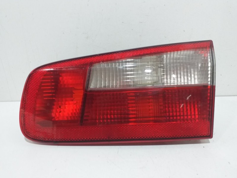 Recambio de piloto porton trasero derecho para renault laguna ii (bg0) authentique referencia OEM IAM 8200002476  