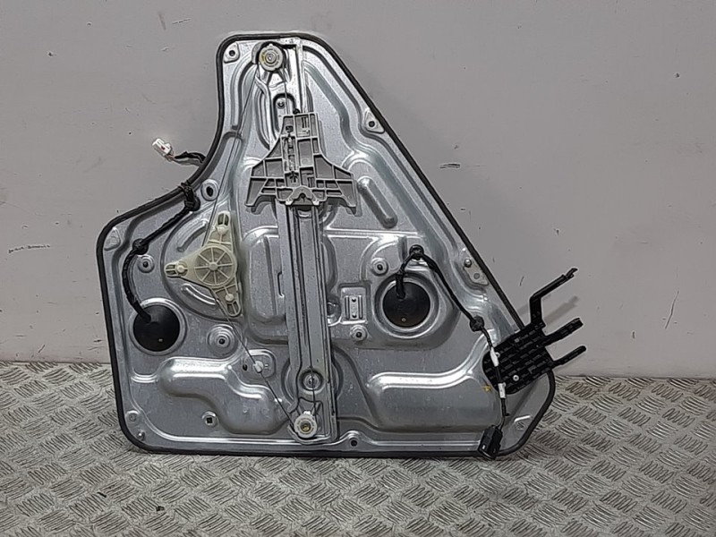 Recambio de elevalunas trasero derecho para hyundai ix20 gls comfort referencia OEM IAM 834601P000  2 PINES