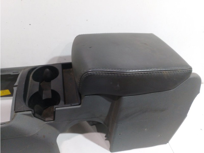 Recambio de apoyabrazos central para jeep gr. cherokee (wh) 3.0 crd laredo referencia OEM IAM   