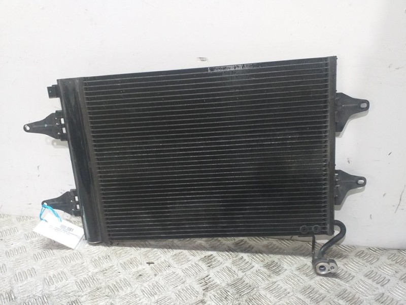 Recambio de condensador / radiador aire acondicionado para volkswagen polo (9n1) highline referencia OEM IAM 6Q0820411B  
