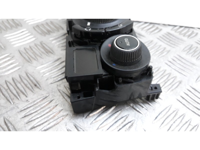 Recambio de mando calefaccion / aire acondicionado para citroën c3 picasso collection referencia OEM IAM 96711892XU  