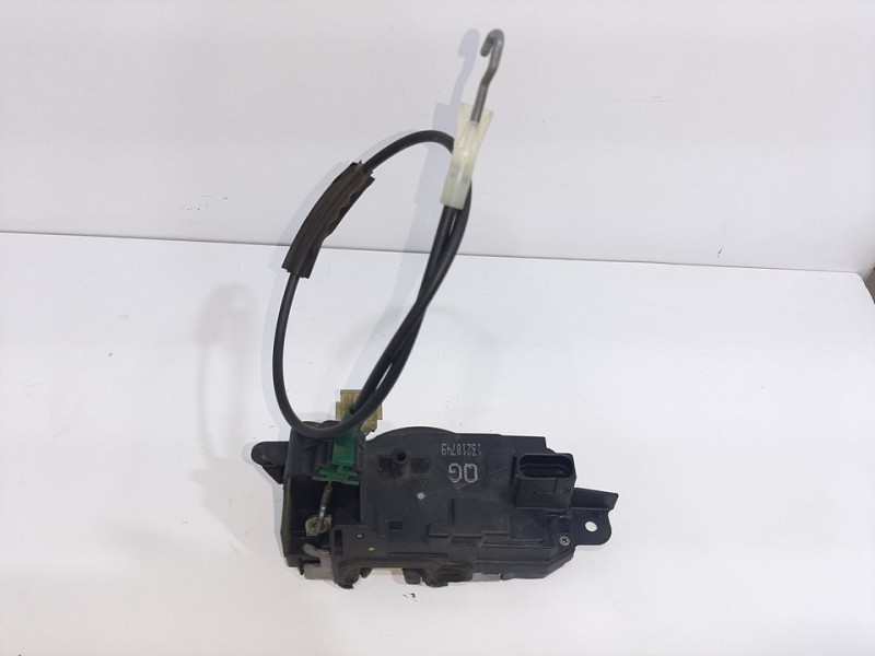 Recambio de cerradura puerta delantera derecha para opel astra h ber. edition referencia OEM IAM 13210749 4 PINES 
