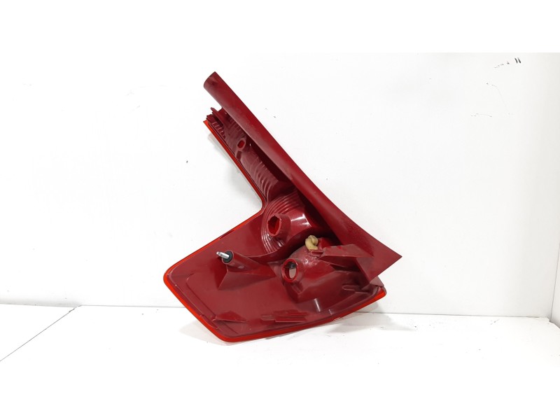 Recambio de piloto trasero derecho para citroën c4 berlina exclusive referencia OEM IAM 6351T8  