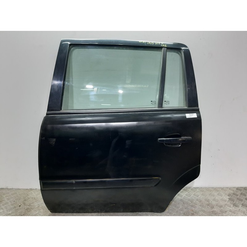 Recambio de puerta trasera izquierda para opel zafira b family referencia OEM IAM 13203015 NEGRO 