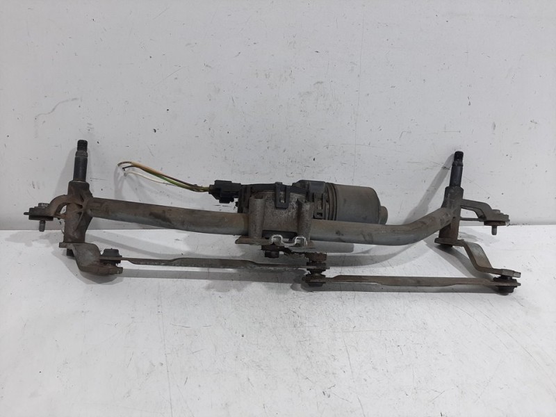 Recambio de motor limpia delantero para peugeot 207 x-line referencia OEM IAM 0130822399  