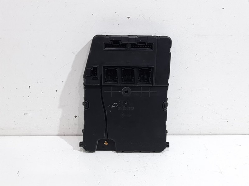 Recambio de caja reles / fusibles para renault scenic ii privilege referencia OEM IAM 8200525386  