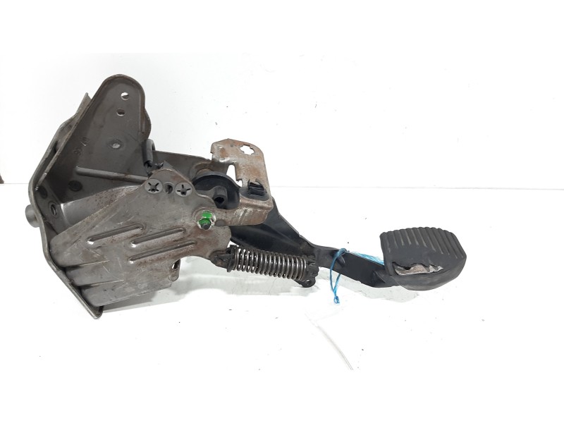 Recambio de pedal embrague para peugeot 207 xs pack referencia OEM IAM   