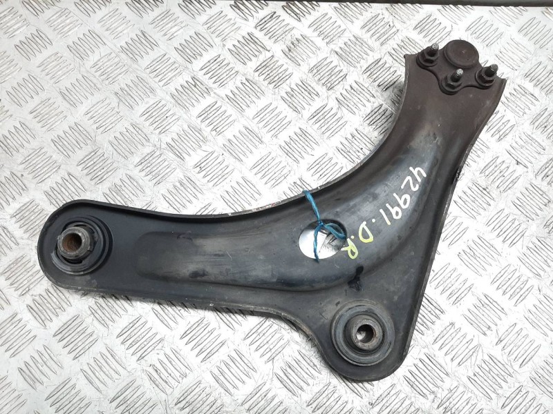 Recambio de brazo suspension inferior delantero derecho para peugeot 1007 urban referencia OEM IAM   