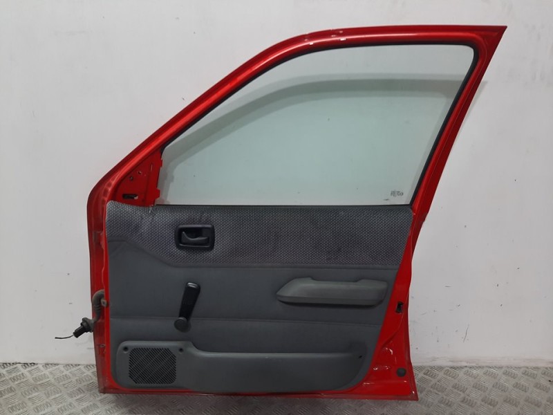 Recambio de puerta delantera derecha para ford fiesta berl./express festival / cl referencia OEM IAM  ROJO 