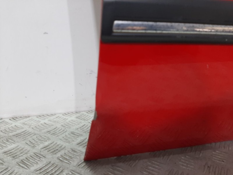 Recambio de puerta delantera derecha para ford fiesta berl./express festival / cl referencia OEM IAM  ROJO 