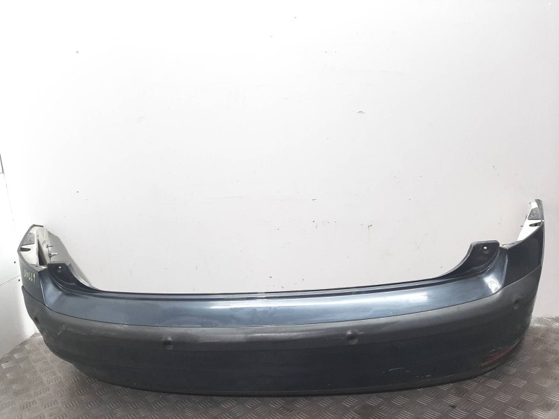 Recambio de paragolpes trasero para ford focus berlina (cap) trend referencia OEM IAM  GRIS 