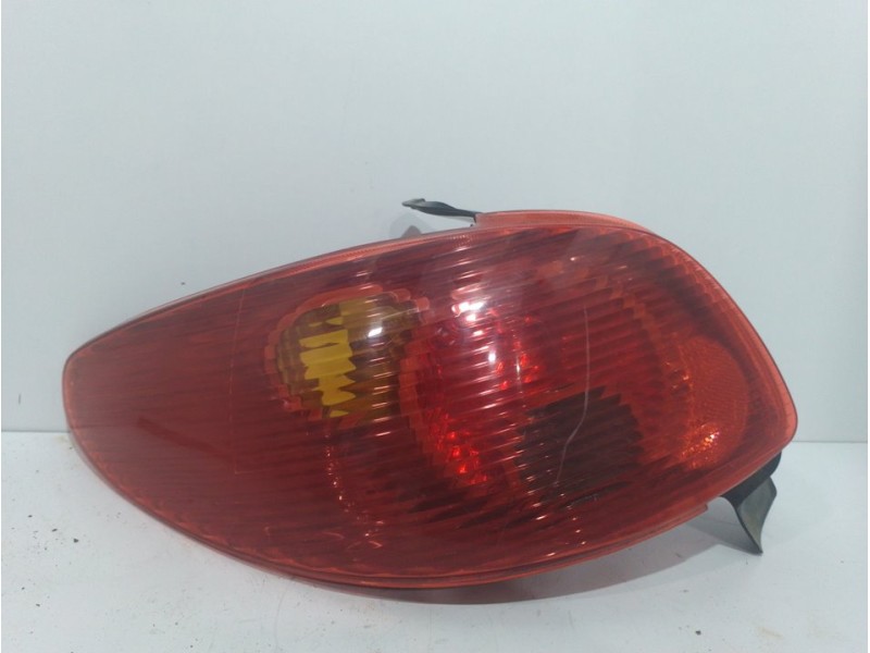 Recambio de piloto trasero izquierdo para peugeot 206 berlina xs clim referencia OEM IAM   