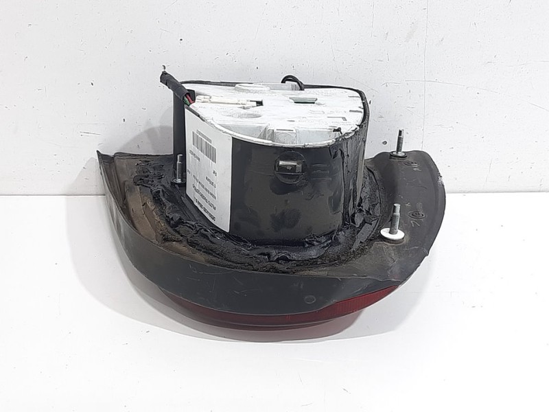 Recambio de piloto trasero derecho para nissan sunny berlina (n14) slx referencia OEM IAM    Recambio de piloto trasero derecho para nissan sunny berlina (n14) slx referencia OEM IAM