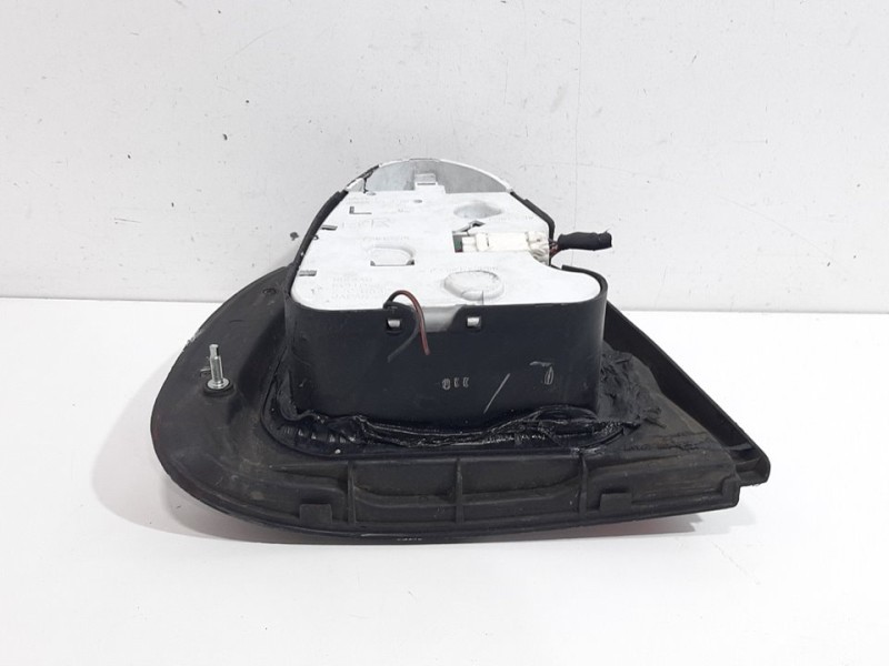 Recambio de piloto trasero derecho para nissan sunny berlina (n14) slx referencia OEM IAM    Recambio de piloto trasero derecho para nissan sunny berlina (n14) slx referencia OEM IAM