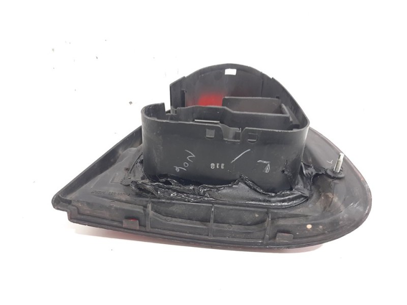 Recambio de piloto trasero izquierdo para nissan sunny berlina (n14) slx referencia OEM IAM   