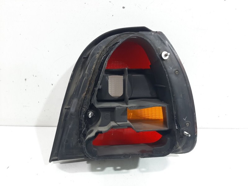 Recambio de piloto trasero izquierdo para nissan sunny berlina (n14) slx referencia OEM IAM   