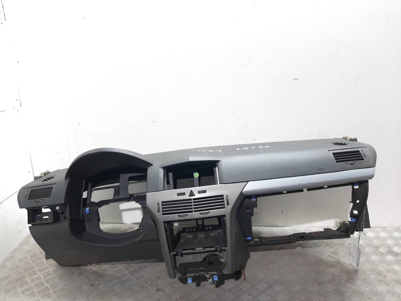 Recambio de salpicadero para opel astra gtc cosmo referencia OEM IAM   