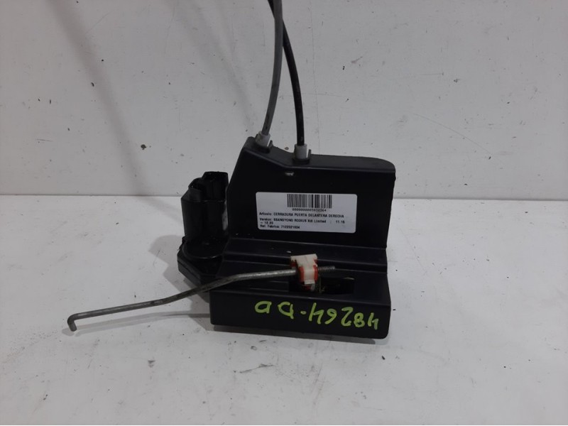 Recambio de cerradura puerta delantera derecha para ssangyong rodius xdi limited referencia OEM IAM 7122021004  