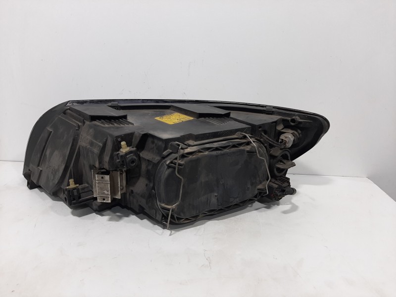 Recambio de faro derecho para volvo s40 berlina 2.4i kinetic referencia OEM IAM 0301198202  