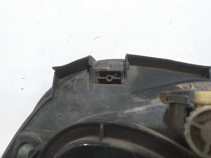 Recambio de faro izquierdo para volkswagen golf iv berlina (1j1) conceptline referencia OEM IAM 1J1941015K SOPORTE ROTO 