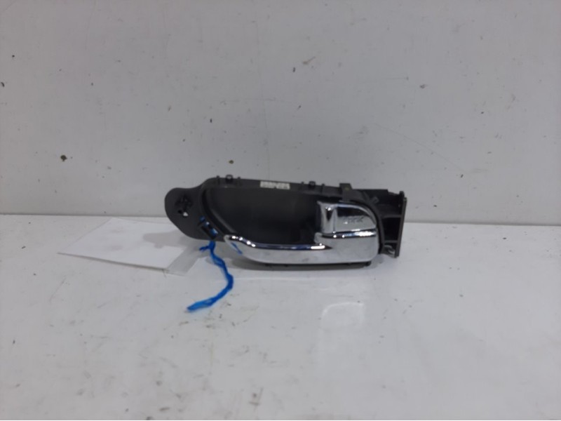 Recambio de maneta interior delantera derecha para ssangyong rodius xdi limited referencia OEM IAM 7242021002HEK  