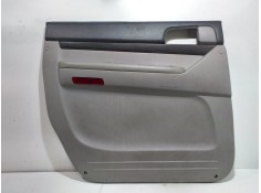 Recambio de guarnecido puerta trasera izquierda para ssangyong rodius xdi limited referencia OEM IAM   
