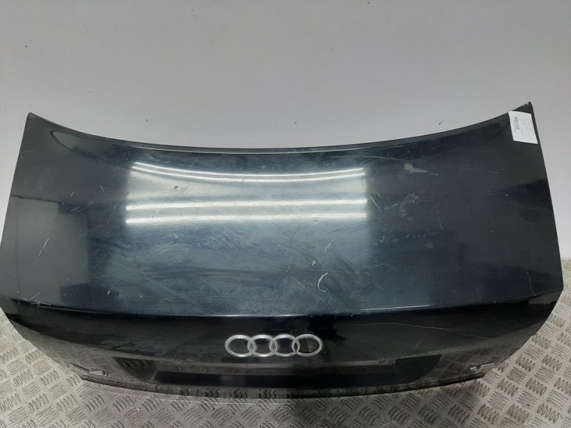 Recambio de tapa maletero para audi a4 avant (b5) 1.6 referencia OEM IAM  NEGRO 