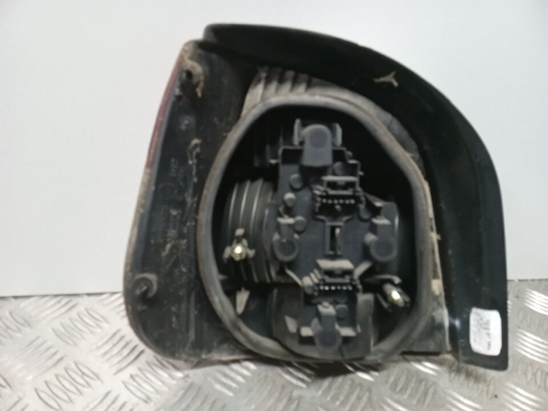 Recambio de piloto trasero derecho para renault scenic (ja..) 1.9 dci authentique referencia OEM IAM 7700428055  