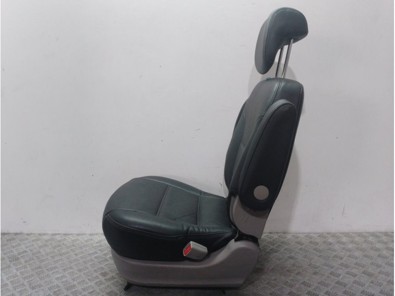 Recambio de asiento trasero derecho para ssangyong rodius xdi limited referencia OEM IAM   
