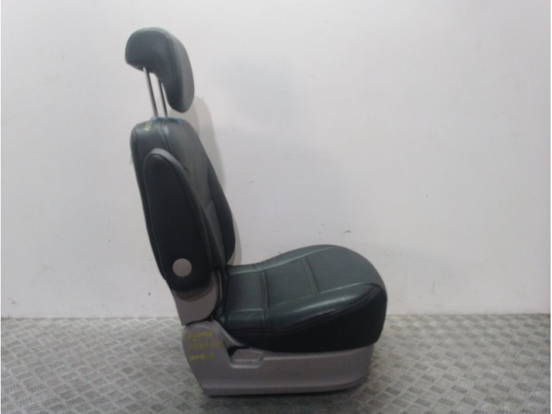 Recambio de asiento trasero derecho para ssangyong rodius xdi limited referencia OEM IAM   