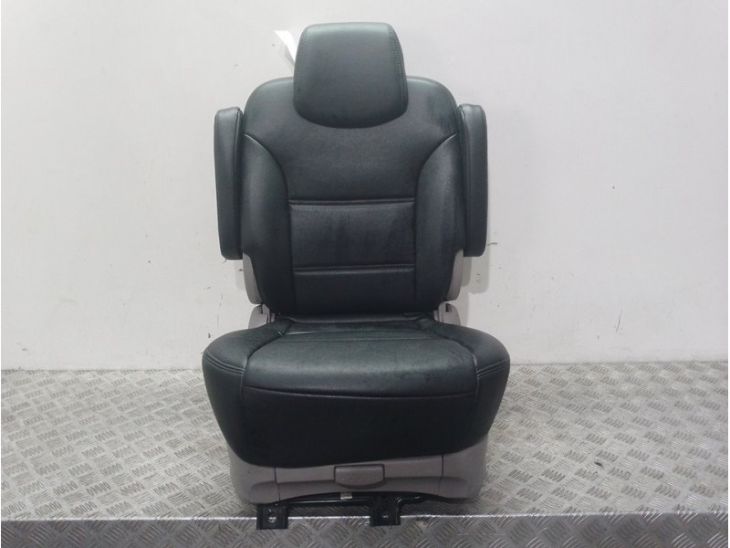 Recambio de asiento trasero izquierdo para ssangyong rodius xdi limited referencia OEM IAM   