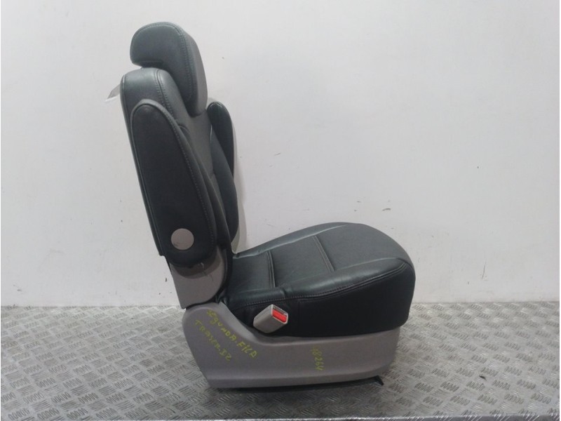 Recambio de asiento trasero izquierdo para ssangyong rodius xdi limited referencia OEM IAM   