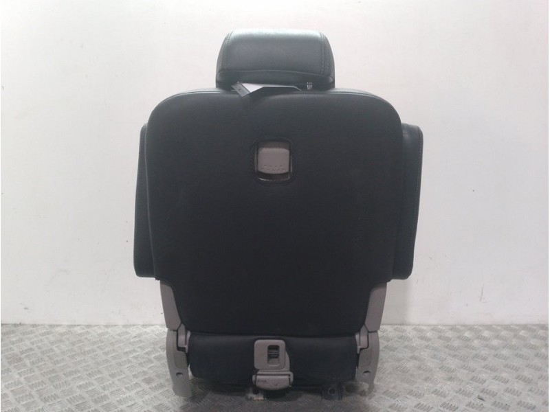 Recambio de asiento trasero izquierdo para ssangyong rodius xdi limited referencia OEM IAM   